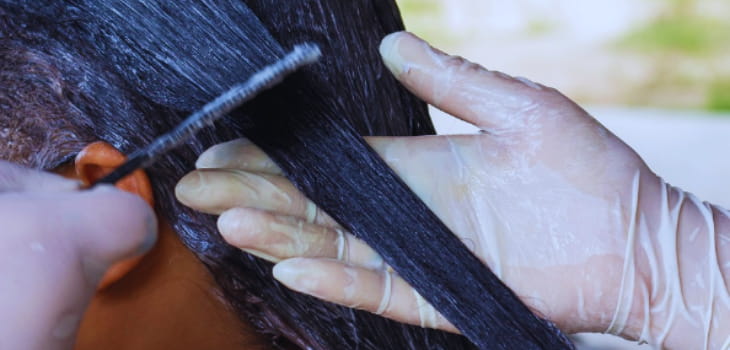 How to prepare relaxed hair for bleaching